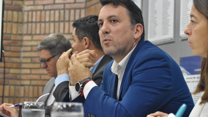 García Salazar presentó el Presupuesto 2026 y destacó la "decisión política" de priorizar la educación, la cultura y las infancias